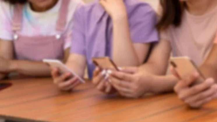 Proponen reforma contra uso de celulares en educación básica
