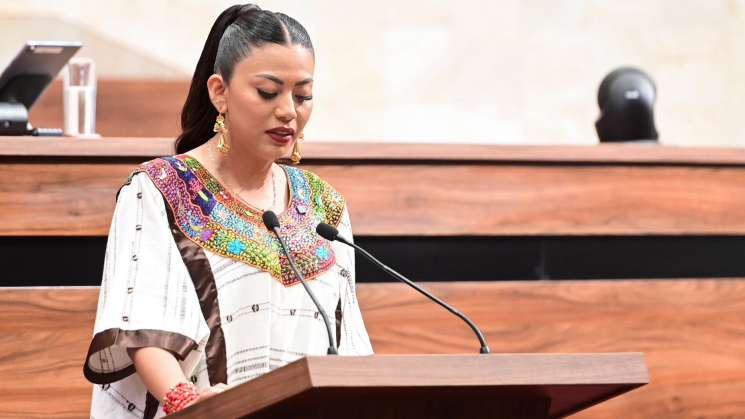 A tribuna, derechos culturales y de las mujeres: Clarissa Bornios