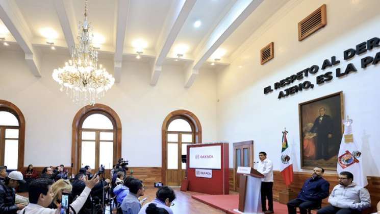 Gobierno atiende peticiones en educación media de la Sección 22