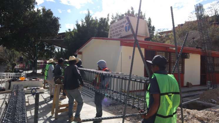 Municipio realiza obras de infraestructura educativa