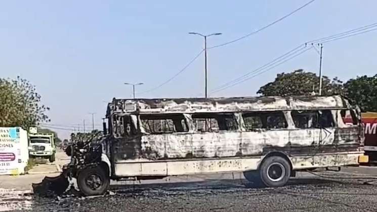 Gabinete de Seguridad, investiga quema de autobús en el Istmo