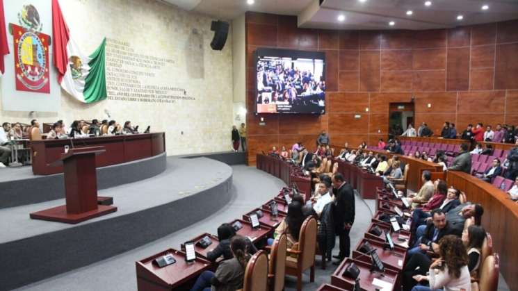Congreso de Oaxaca primero en avalar las 40 horas laborales