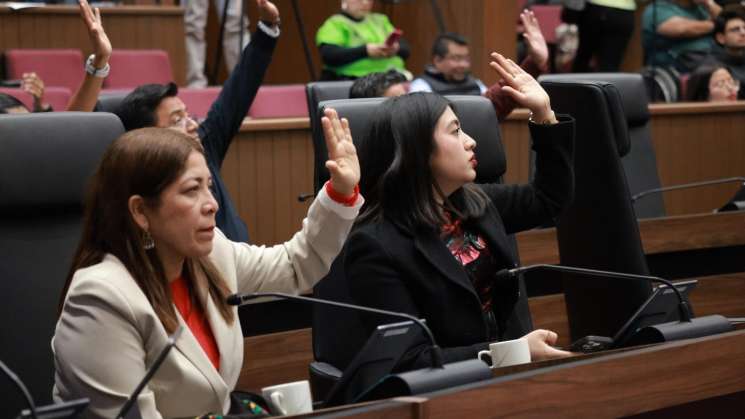 Congreso exhorta a los 570 municipios a regular pirotecnia