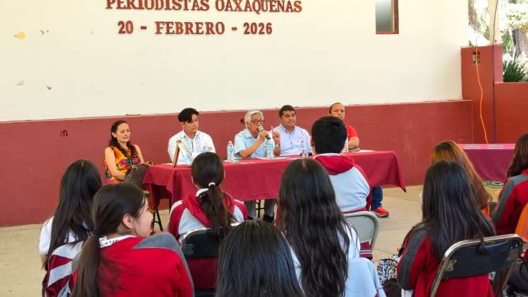 Jóvenes lectores del CBTIS conocen aporte de mujeres periodistas