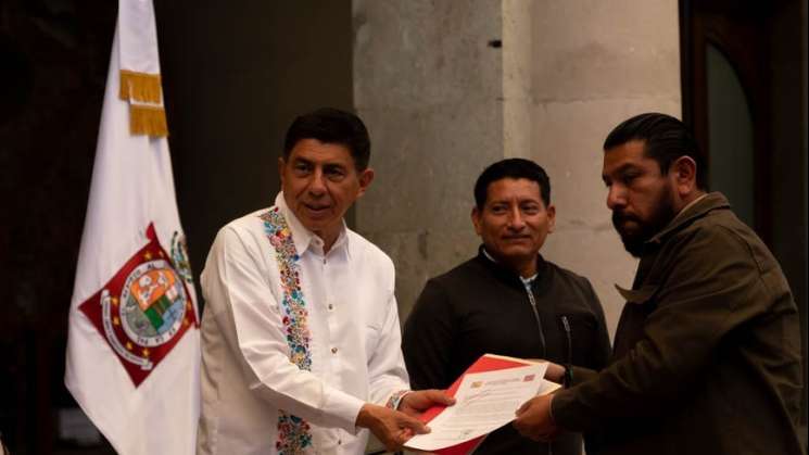 Salomón Jara recibe pliego petitorio del FPR