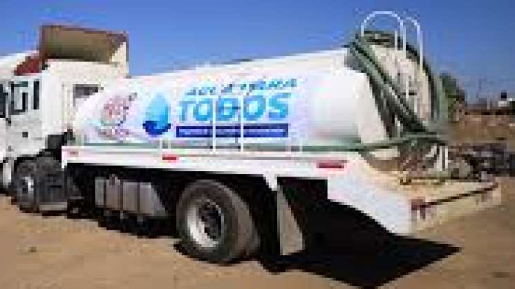 Llevan pipas Agua para todos y todas a San Antonio de la Cal