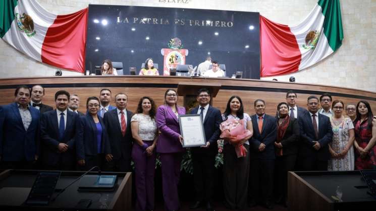 Congreso reconoce al Colegio de Profesionales de Contaduría