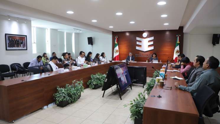 IEEPCO recibe informes sobre acuerdos y procedimientos internos