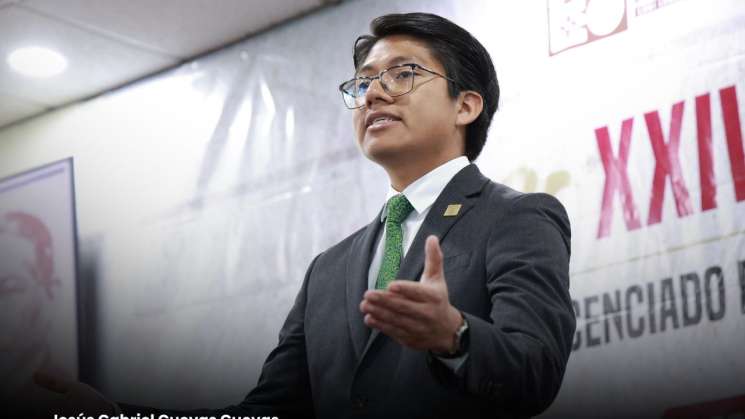 Jesús Cuevas de Oaxaca, gana Certamen de Oratoria Benito Juárez