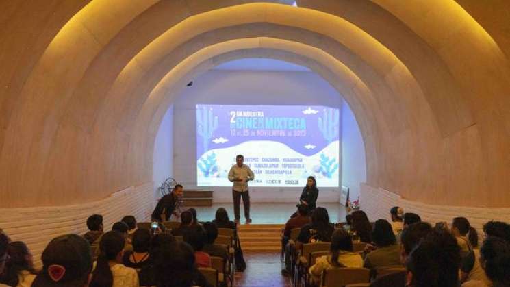 Cine de la Mixteca lleva el séptimo arte a pueblos originarios