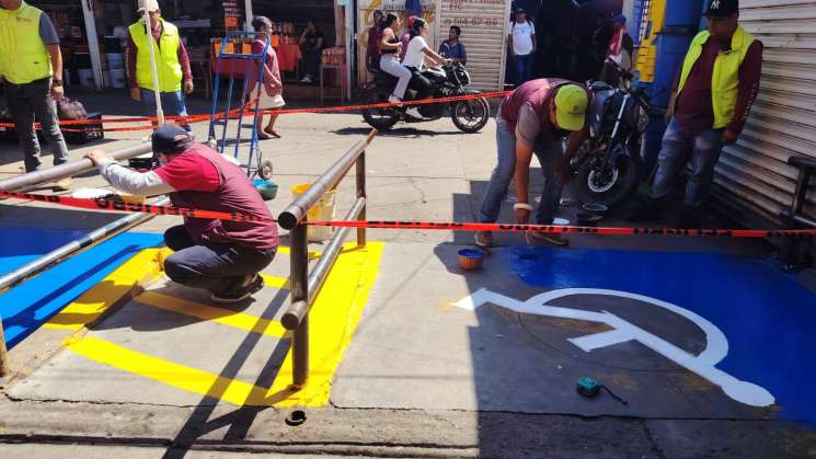 Mejoran accesos a personas con discapacidad en Mercado de Abasto 
