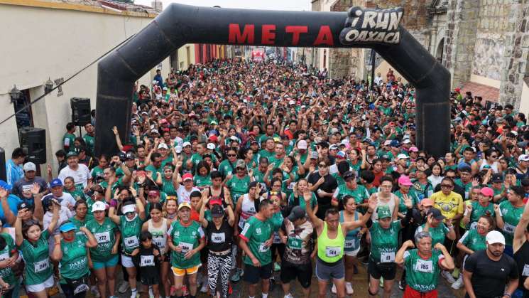 Celebran a la Ciudad de Oaxaca 3 mil personas en carrera atlética