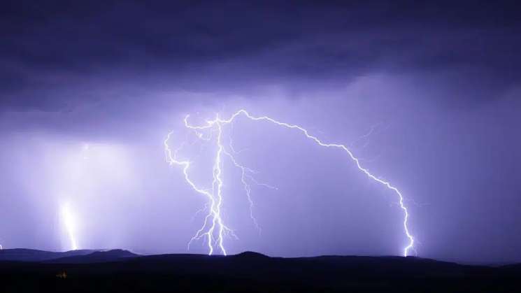 Tormentas eléctricas, lluvias y vientos fuertes en Oaxaca