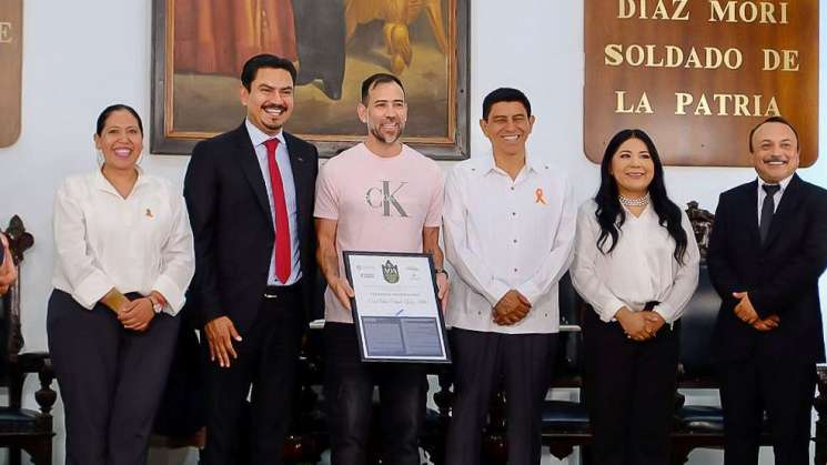 Municipio reconoce a ciudadanía por su aporte a Oaxaca de Juárez