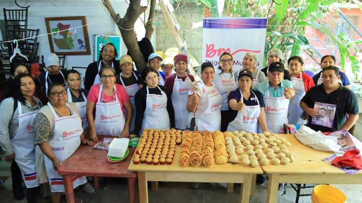  Más de mil mujeres en Oaxaca de Juárez se capacitan en oficios