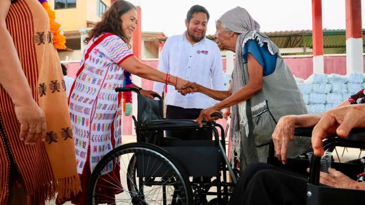 DIF Oaxaca atiende a grupos prioritarios de la Sierra Sur y Costa