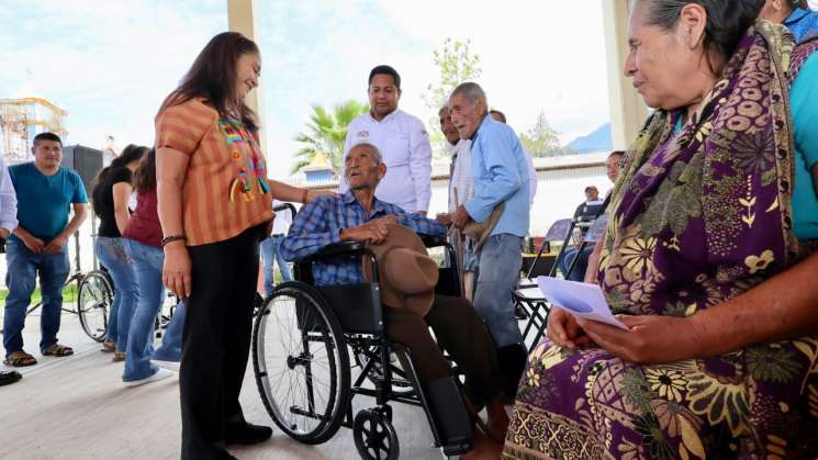 DIF Oaxaca continúa con entrega de apoyos sociales