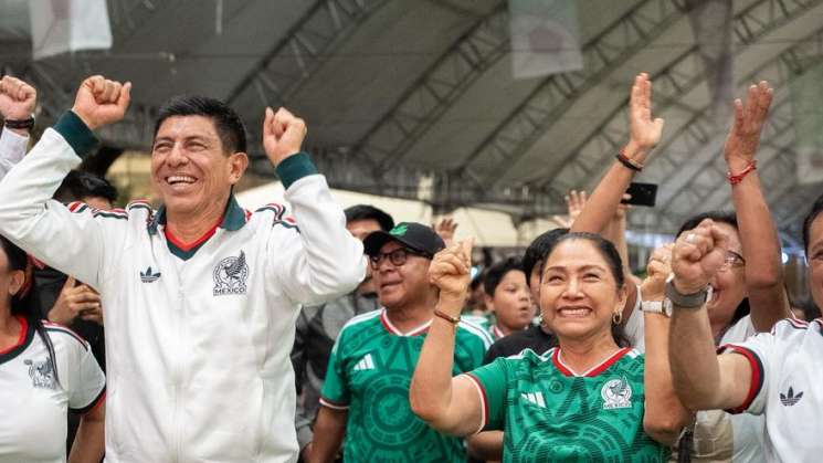 Oaxaca celebra tercer triunfo de la Selección Nacional