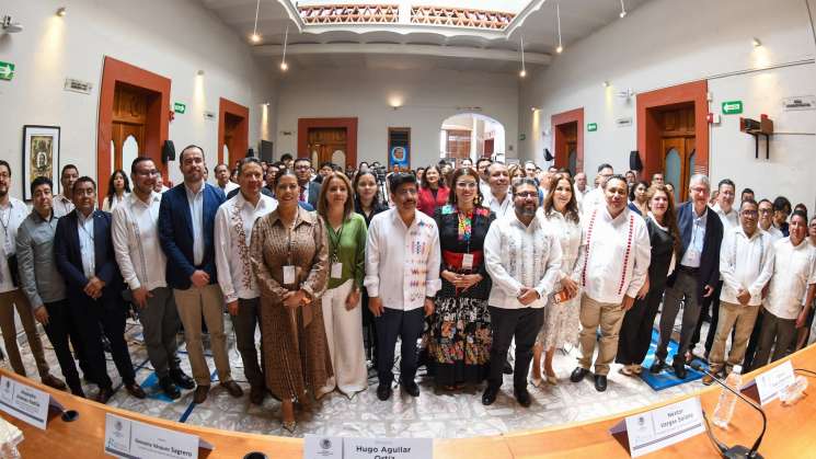 El rector Farid Acevedo asiste al Foro de Justicia Laboral 
