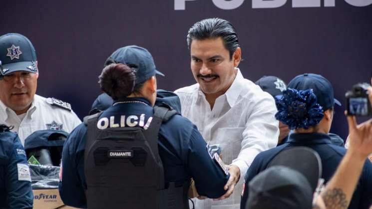 Fortalecemos con dignidad la labor de la Policía Municipal: RCV